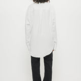 Fluid pointy collar shirt