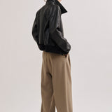 Relaxed-fit pleated trousers beige