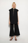 Sleeveless shirt