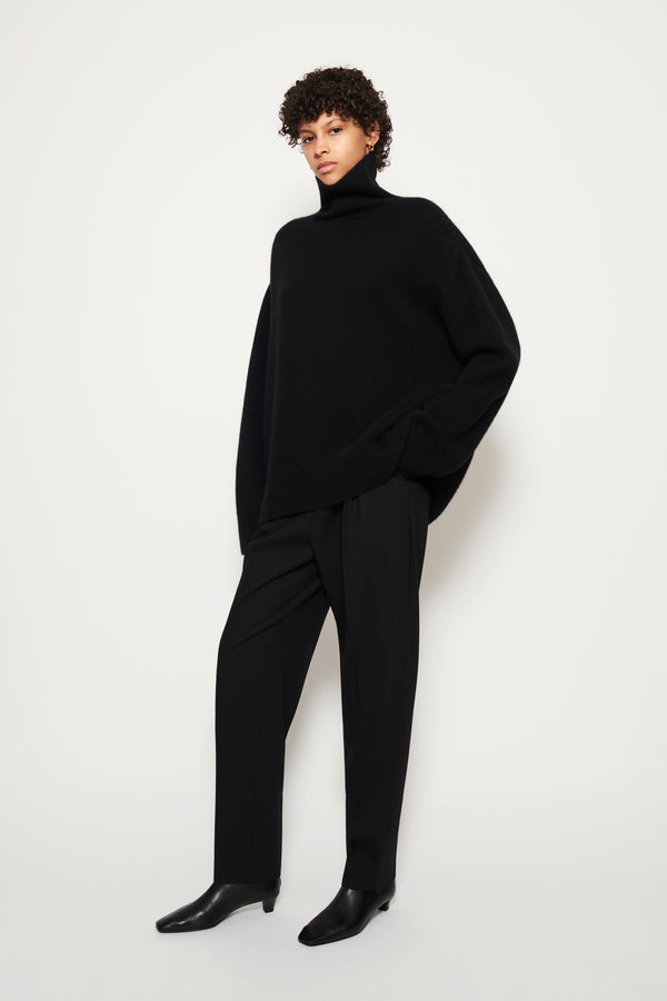 Cashmere turtleneck sweater black