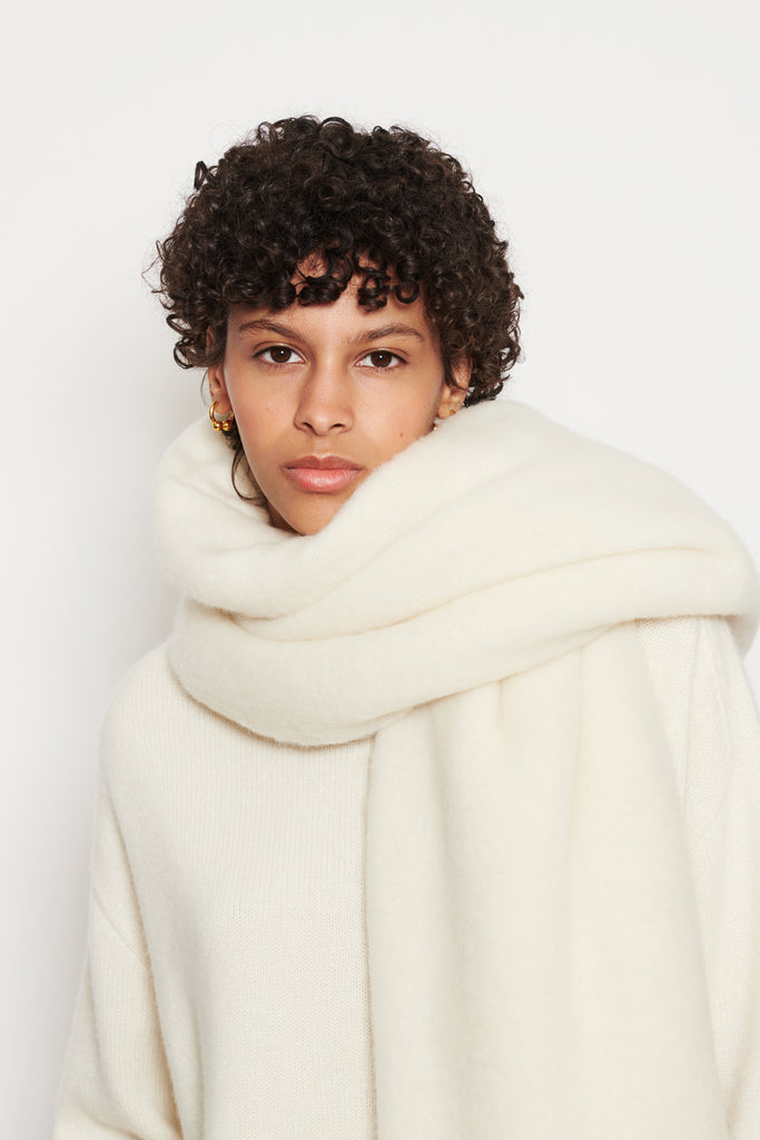 Alpaca blanket scarf ecru
