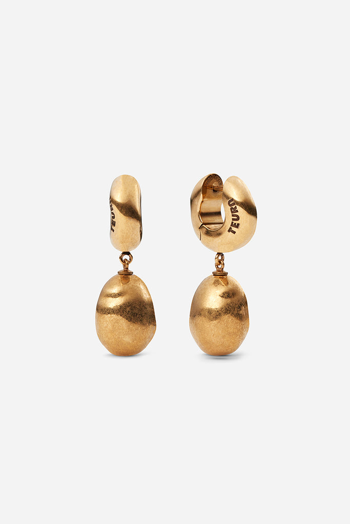 Earring with gold pendant