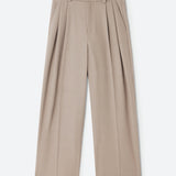 Relaxed-fit pleated trousers beige
